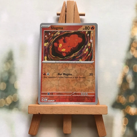 Thẻ hình Pokemon Slugma 028/167 - Lá bài lẻ Scarlet&Violet Twilight Masquerade Common Reverse Holo tiếng Anh chính hãng