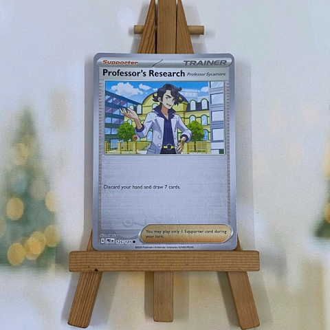 Thẻ hình Pokemon Professor's Research Sycamore 125/131 - Lá bài lẻ Prismatic Evolutions Common Reverse Holo tiếng Anh chính hãng