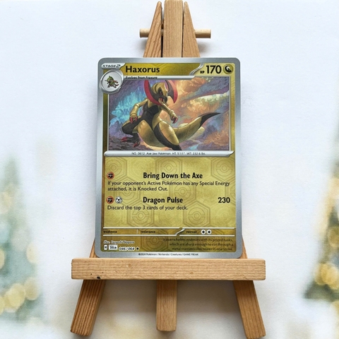 Thẻ hình Pokemon Haxorus 046/064 - Lá bài lẻ Shrouded Fable Rare Reverse Holo tiếng Anh chính hãng