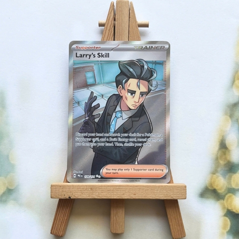Thẻ hình Pokemon Larry's Skill 139/131 - Lá bài lẻ Prismatic Evolutions Full Art Secret Rare tiếng Anh chính hãng