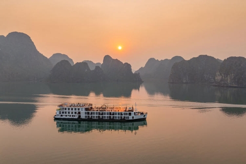 Du thuyền Indochine Grand Cruise Lan Hạ 2 ngày 1 đêm
