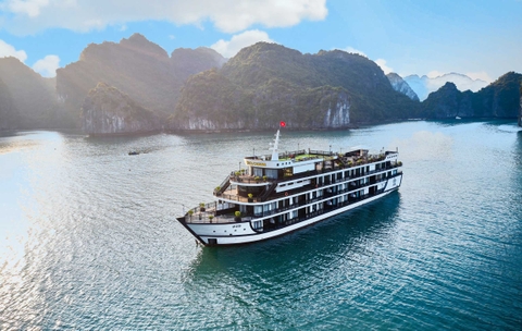 Du thuyền 5 sao Lan Hạ Rita Cruise 2 ngày 1 đêm