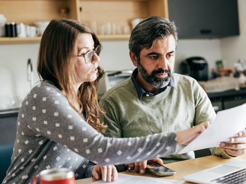 Thuê Xe Sang Cho Sếp: Những Điều Cần Biết Để Đảm Bảo Sự Hài Lòng