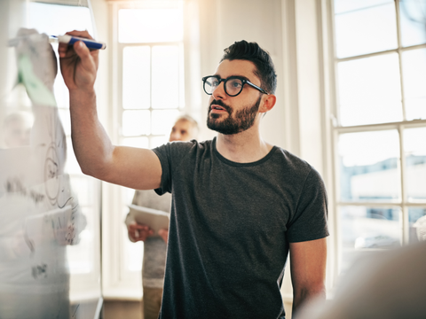 Thuê Xe Sang An Toàn: Hướng Dẫn Tránh Những Cạm Bẫy Tài Chính