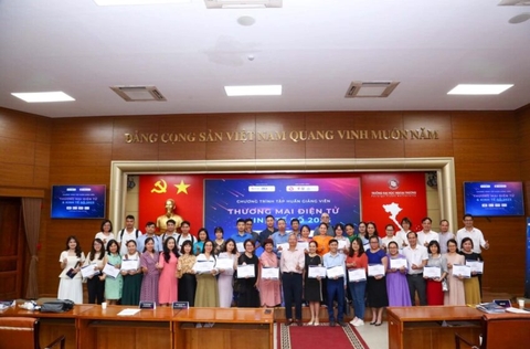 Tổng kết chương trình “Tập huấn giảng viên Thương mại điện tử và Kinh tế số năm 2023”