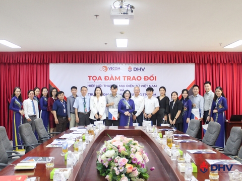 Đào tạo gắn với thực tiễn của Trường Đại học Hùng Vương Tp. Hồ Chí Minh