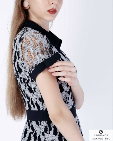 Đầm Kennet Cold Ren Cổ Sơ Mi Viền Đen