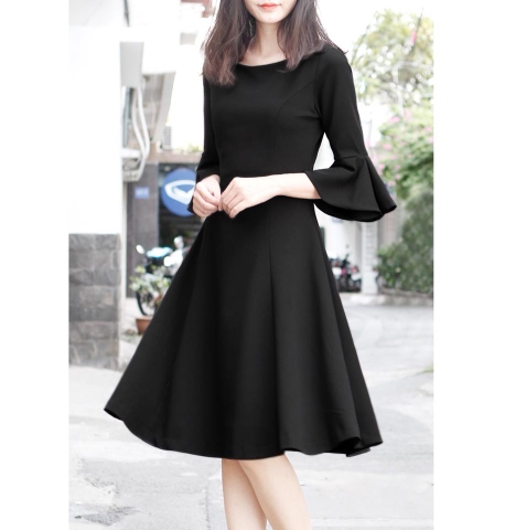 Đầm White Black Cổ Thuyền Tay Lở Loe Tùng Xòe- U0410241018