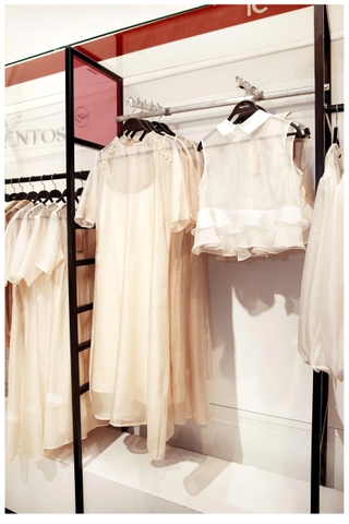 Set Đầm Tơ Viền Bèo Mentosa-DMTS251025L1