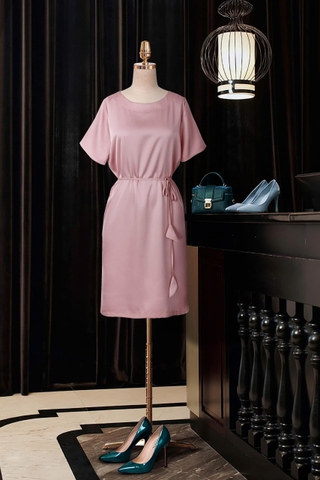 Đầm Lụa Suông Katosa Phối Dây Eo-DKTS29022026