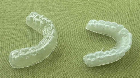 TẤM NHỰA ÉP KHAY TẨY TRẮNG 1MM 
20 tờ/túi, hình tròn đường kính 125mm
đường kính, độ dày 1mm. Tấm bảo vệ làm trắng răng EVA