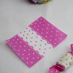 Giấy gói kẹo chấm bi hồng trắng (500c)