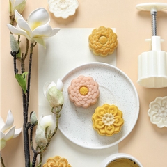 Khuôn trung thu lò xo 2 mặt hoa búp sen 75g