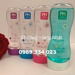 Dung dịch vệ sinh phụ nữ PH Premium Fresh Blossom màu tím