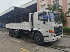 Xe hino 15 tấn 2 cầu 6x4 thùng lửng chassis ngắn dài 6.5m