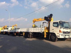 Hino gắn cẩu - Hino 3 chân gắn cẩu - Hino 15 tấn gắn cẩu 7 tấn Soosan SCS746L