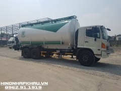 Xe Hino 3 chân chở cám 26m3 - Xe bồn chở cám chuyên dụng Hino FL 26 khối