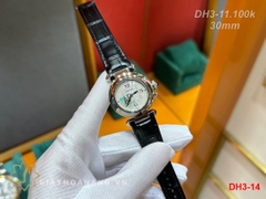 DH3-14 AF phá vỡ ranh giới của chế tạo đồng hồ truyền thống và thể hiện sự quyến rũ của nó cả bên trong lẫn bên ngoài. Đồng hồ dòng Cartier PASHA DE CARTIER Pasha