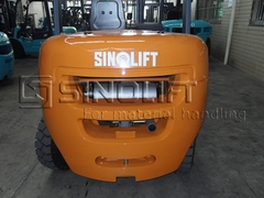 Xe nâng dầu 4 tấn hãng Sinolift CPCD40-LF