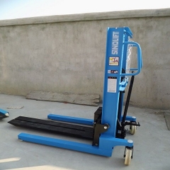 Xe nâng tay cao 3000 Kg hiệu SINOLIFT model SFH3000