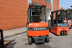 Xe nâng điện cũ 2.5 tấn Toyota 7FBH25. Khung V4000. Sản xuất 2012