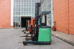 Xe nâng điện cũ Reach truck Toyota 7FBRS18