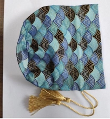 Túi quà xinh xắn có dây rút họa tiết sóng Sakura vải nhũ kim