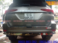 BẢO VỆ CẢN SAU XE TOYOTA FORTUNER 2019