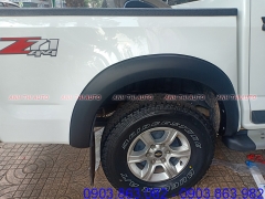 ỐP CUA LỐP XE COLORADO 2019 KIỂU TRƠN