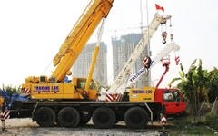 XE CẨU TADAND FAUN 70 TẤN