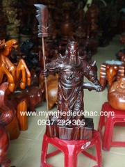 Tượng Quan Công gỗ