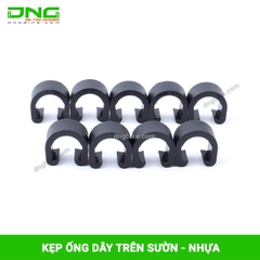 Kẹp ống dây trên sườn xe đạp