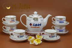 Ấm chén trắng hoa văn vàng kim in logo giá rẻ