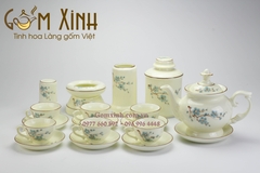 Bộ trà Phú Quý vẽ hoa đào xanh men kem kèm phụ kiện