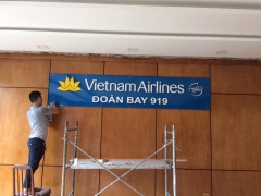 Trang trí logo công ty ở văn phòng , phòng lễ tân - Vietnam Airlines Đoàn bay 919