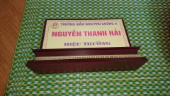 biển chức danh bằng gỗ