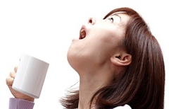Cách chữa viêm họng hạt bằng súc học nước muối Cách chữa viêm họng hạt bằng súc học nước muối