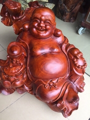 Di Lạc Ngồi ( gỗ hương đỏ ) Ngang 70 x Sâu 45 x Cao 56 Cm Di Lạc Ngồi ( gỗ hương đỏ ) Ngang 70 x Sâu 45 x Cao 56 Cm