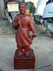 Tượng Trần Quốc Tuấn Gỗ Hương Tượng Trần Quốc Tuấn Gỗ Hương