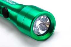 Đèn pin loại cầm tay 90LM SATA 90732A - ALUMINUM FLASHLIGHT 2XAA CELLS