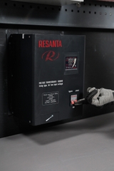 Ổn áp Resanta 8300W(loại rơle,cho điện áp đầu vào thấp)