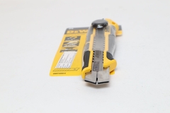Dao rọc 25mm Dewalt DWHT10333-0-30