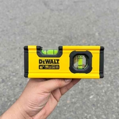 Thước thủy cân bằng Dewalt DWHT42802 150mm