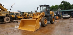 MÁY XÚC LẬT BÁNH LỐP LONKING CDM 833 GẦU 1,7 M3 MÁY XÚC LẬT BÁNH LỐP LONKING CDM 833 GẦU 1,7 M3
