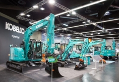 Kobelco ra mắt máy tái chế tháo dỡ phế liệu ô tô đời -10