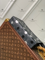 LV X YK POCHETTE VOYAGE M81934 - LIKE AUTH 99%