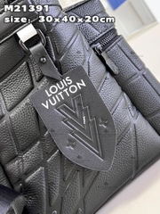 LV DISCOVERY BACKPACK M21391 - LIKE AUTH 99%