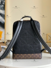 LV DEAN BACKPACK M45335 - LIKE AUTH 99%