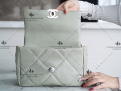 CHANEL 19 BAG AS1160 - LIKE AUTH 99%