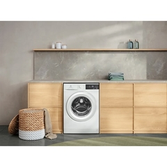 Máy giặt 10kg Electrolux EWF1024D3WC